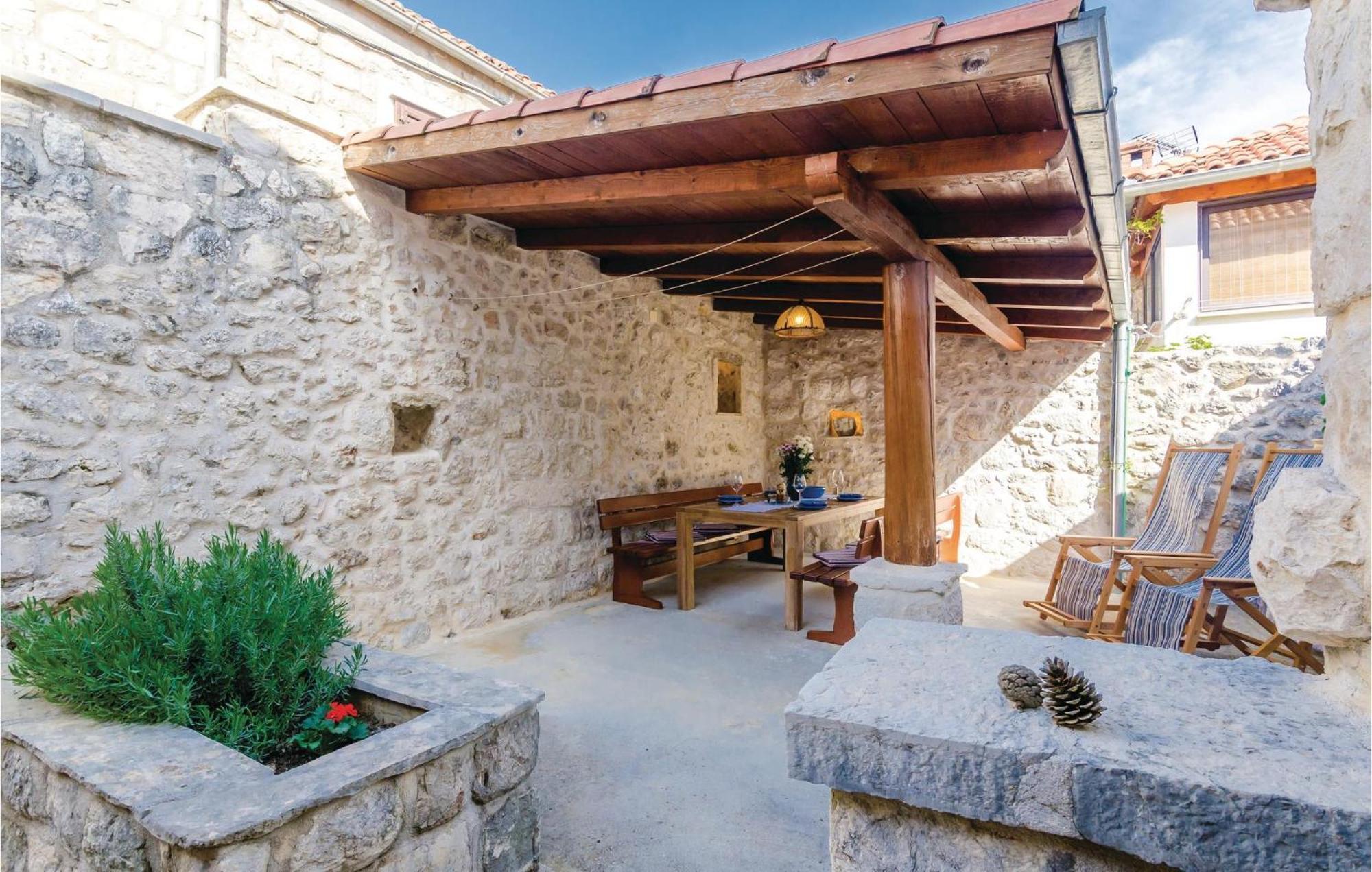 Cozy Home In Slano With Wifi Extérieur photo
